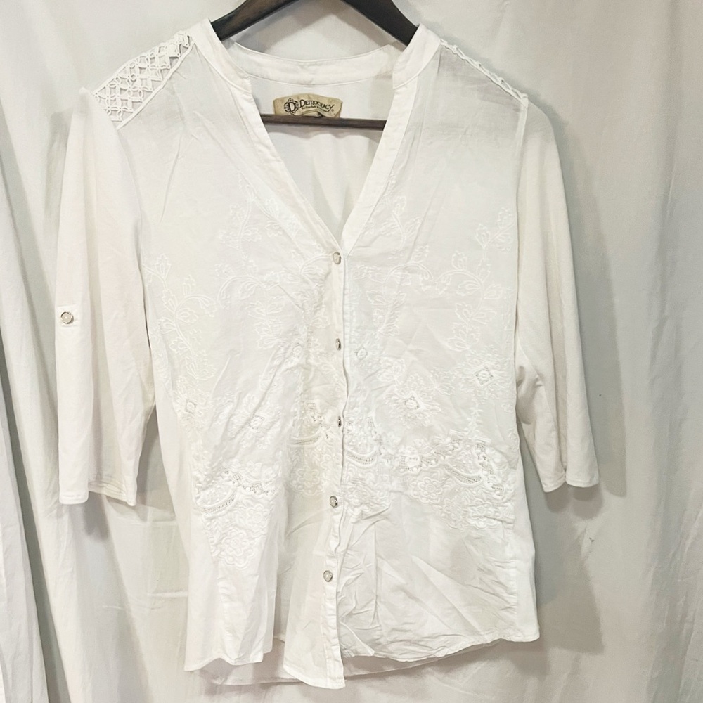 Democracy Button‎ Down Blouse Womens Size Medium White Embroidery Lace Boho